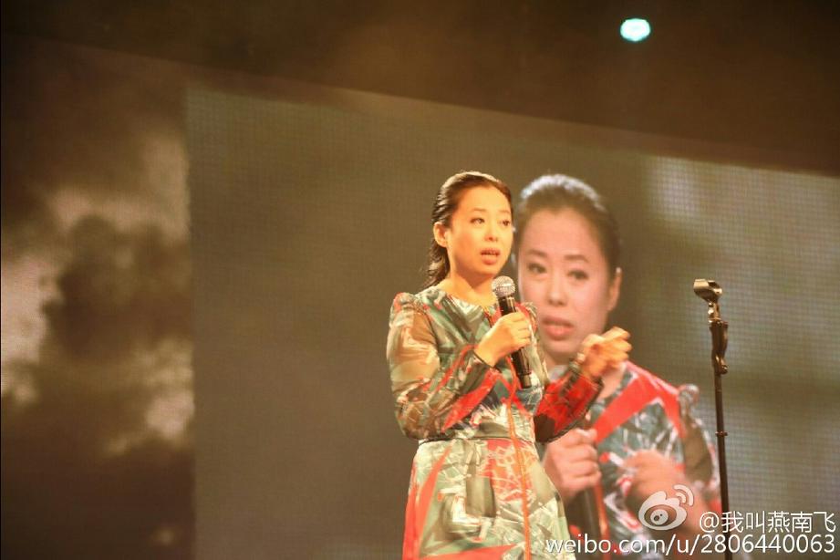 黄绮珊27日的福音活动中献唱。（图：我是燕南飞微博）